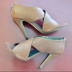 Michael Antonio Brown Peep Toe Bootie Heels Size 7